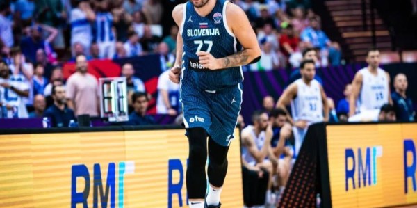 东契奇断档领跑小组赛得分榜 字母哥命中率逆天