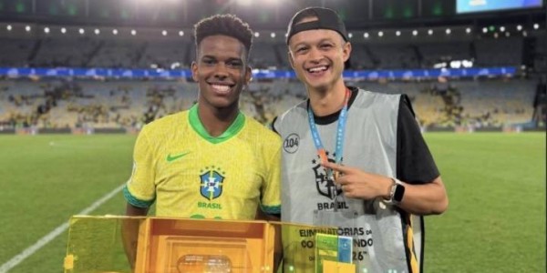 天赋拉满！18岁埃斯特旺倒钩斩首球+获MVP，切尔西巴西双豪门首发