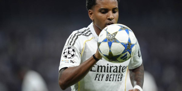 阿瓦雷斯的完美复仇：点球与任意球双杀皇马