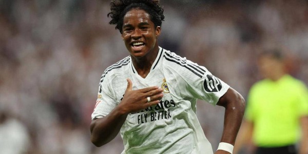 皇马19岁新星恩德里克加盟法甲里昂披9号战袍，获本泽马姆巴佩送上祝福