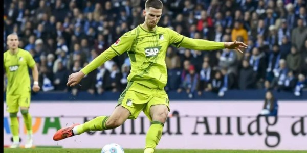 2000万欧天价转会，利兹联抢下德甲铁腰，英超要变天？