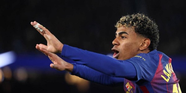 西甲积分最新战报：巴萨豪取七连胜领跑榜首，黑马西班牙人紧追马竞