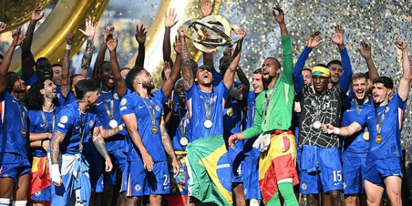 世俱杯决赛爆发冲突！切尔西3球打爆巴黎！狂揽1.1亿美金笑傲江湖